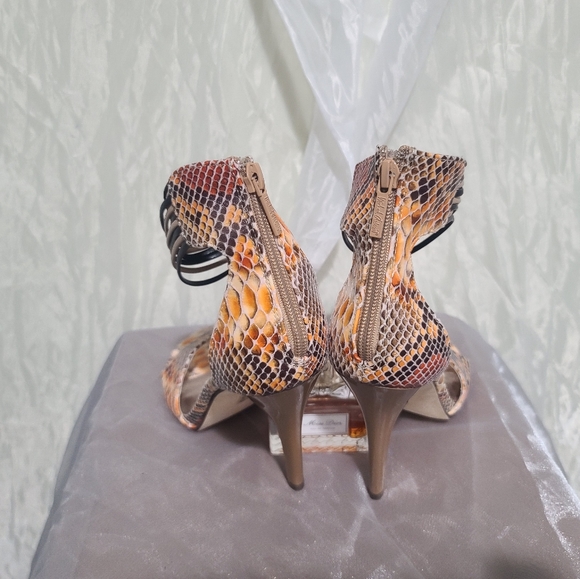 Women's Dress Heels - Picture 9 of 10